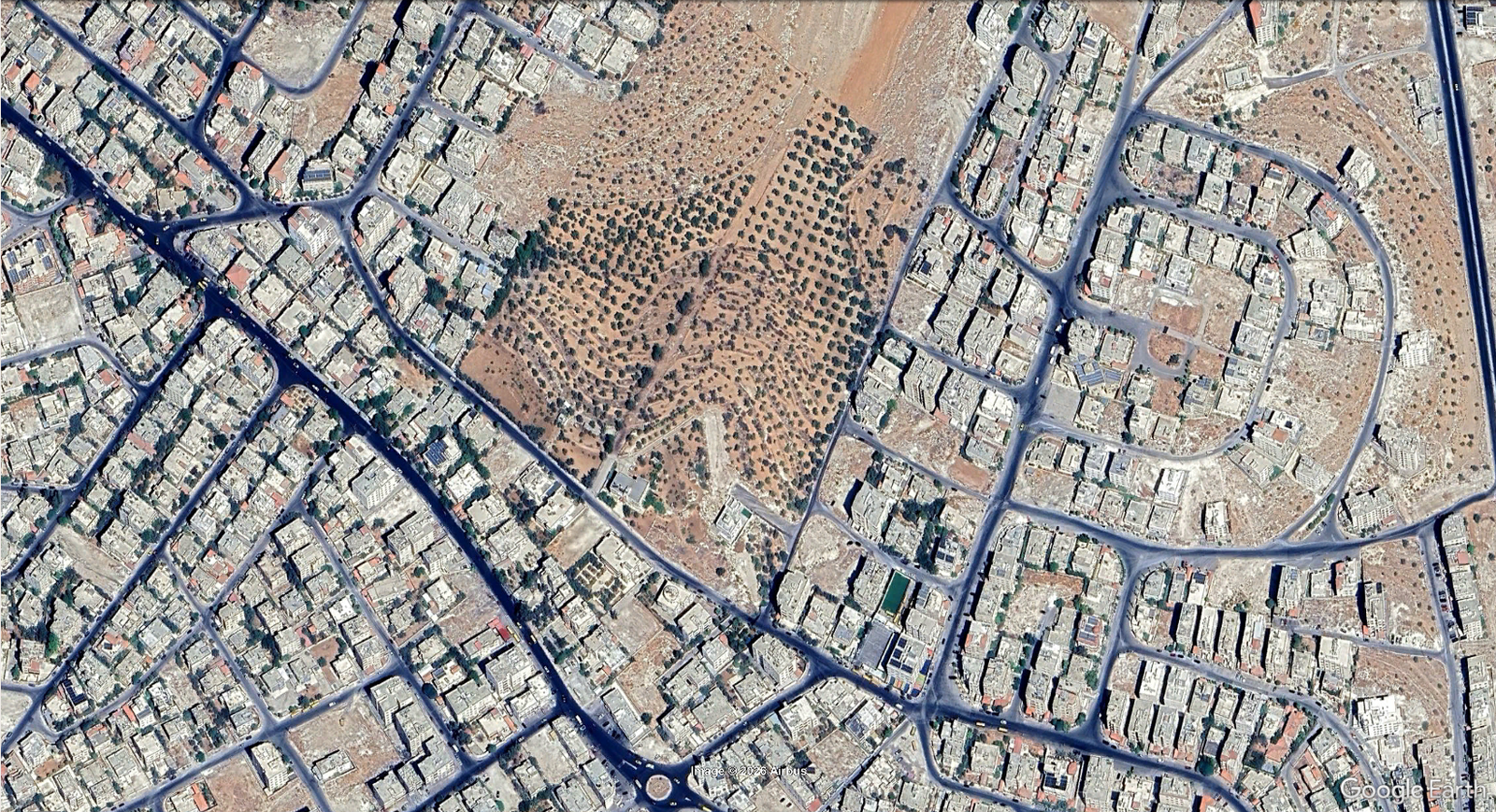 أرض استثمارية 605 متر في ابو علندا بجانب مدارس البراعم بموقع مميز واطلالة خلابة
