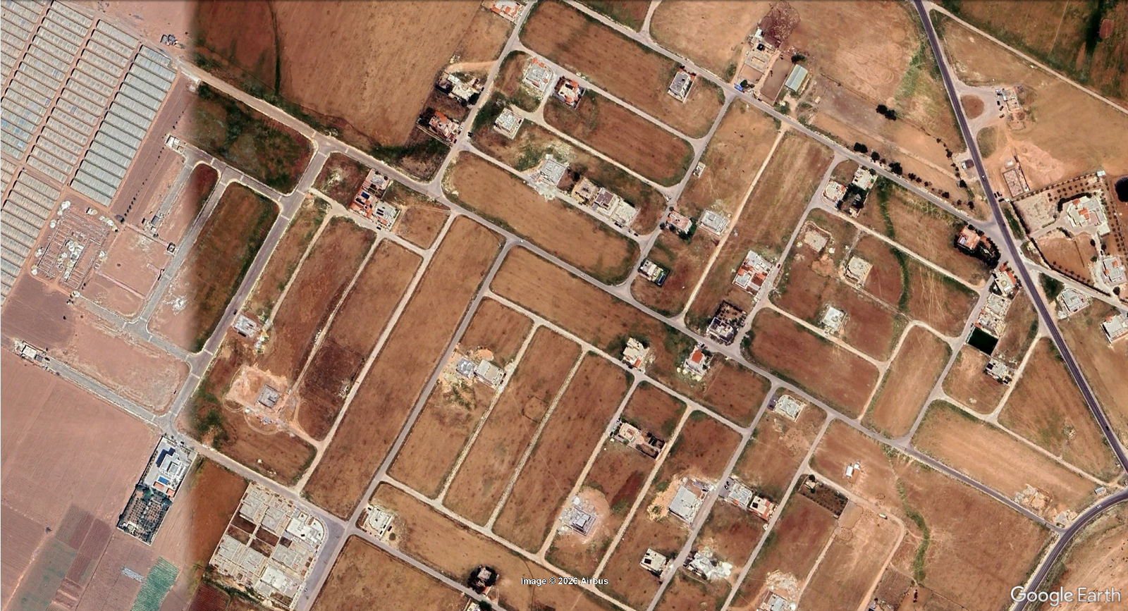 أرض استثمارية 500 متر مربع قرب طريق المطار بموقع مميز في الطنيب - عمّان