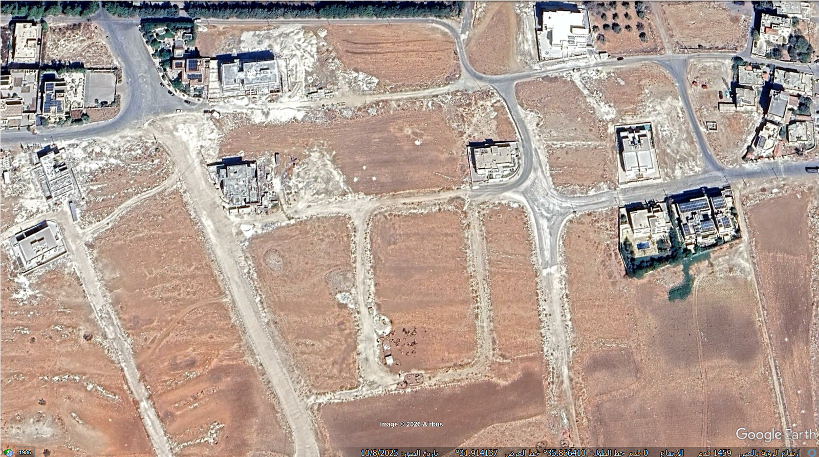 أرض سكنية 696 متر في رجم عميش بجانب افيرست / طريق المطار