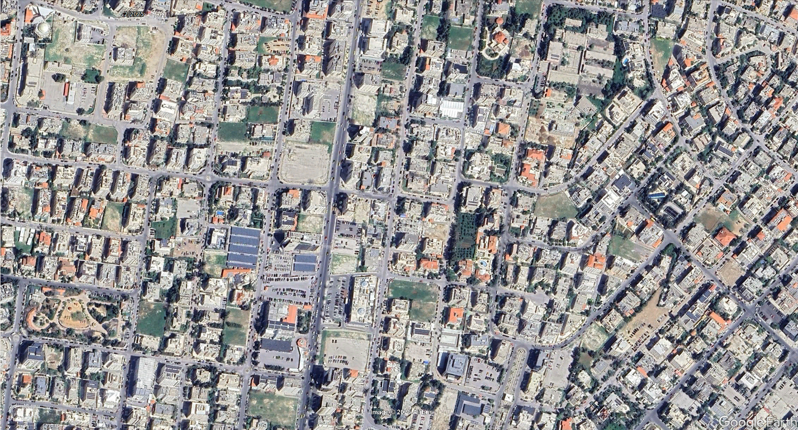 قطعة ارض سكنية 974 متر الشميساني الشارع الموازي لشارع الشريف عبد الحميد خلف السي تاون/ الشارع الوازي للنقابات