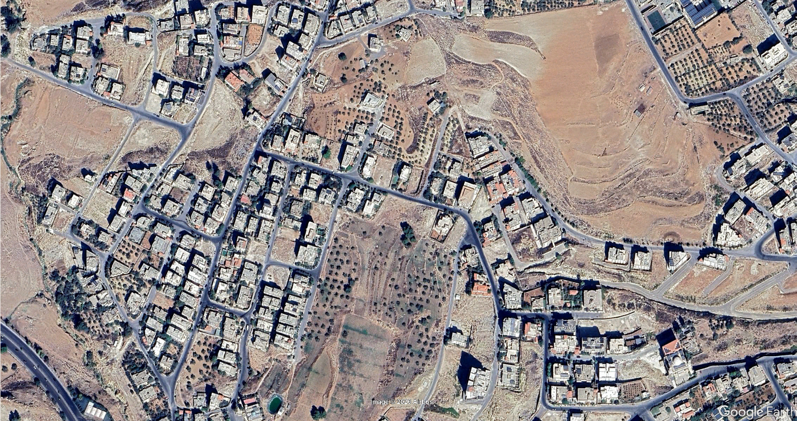 قطعة ارض 1 دونم و 13متر  صويلح / شارع محمد الخراشي / بالقرب من مدرسة ابو مرهف الاساسية